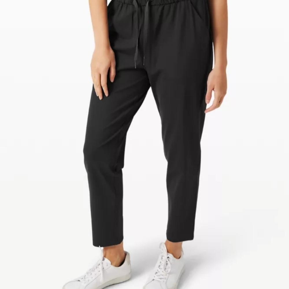 Lululemon keep moving pant size 2